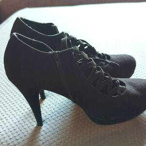 IMPO Black Pumps in good condition